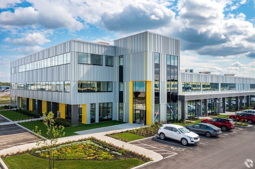 Primary Photo Of 3361 Av De La Gare, Mascouche Warehouse For Lease