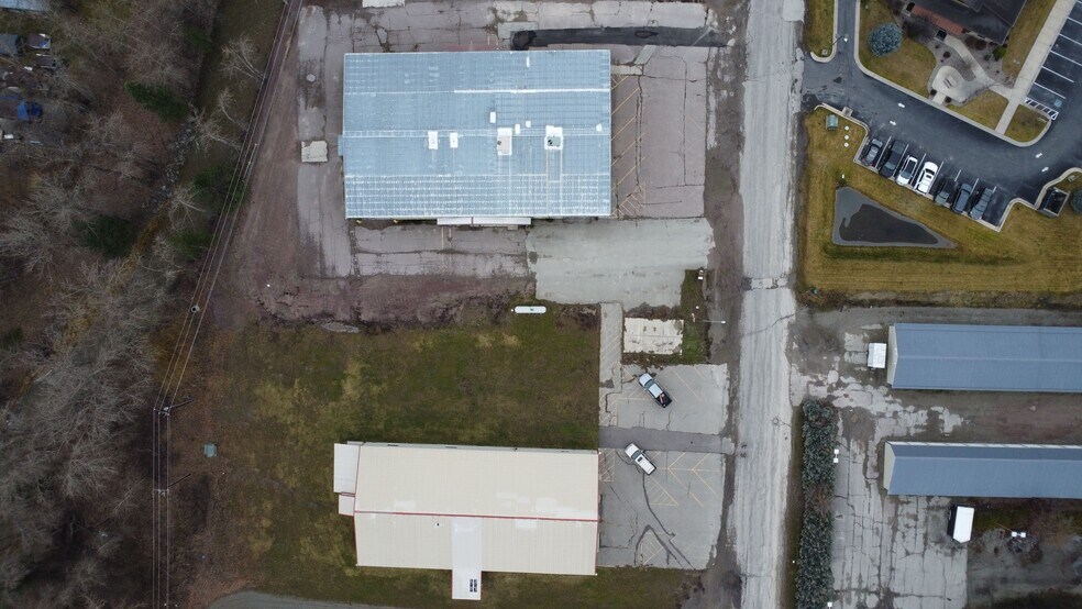 More Photos Of 117 E Commerce Way, Libby Light Distribution For Sale