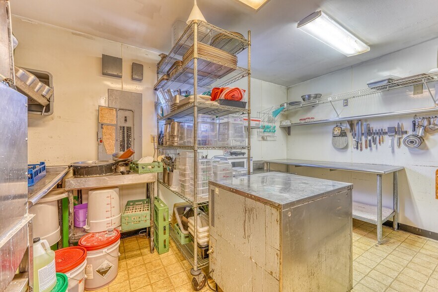 More Photos Of 512 Royal Gorge Blvd, Canon City Restaurant For Sale