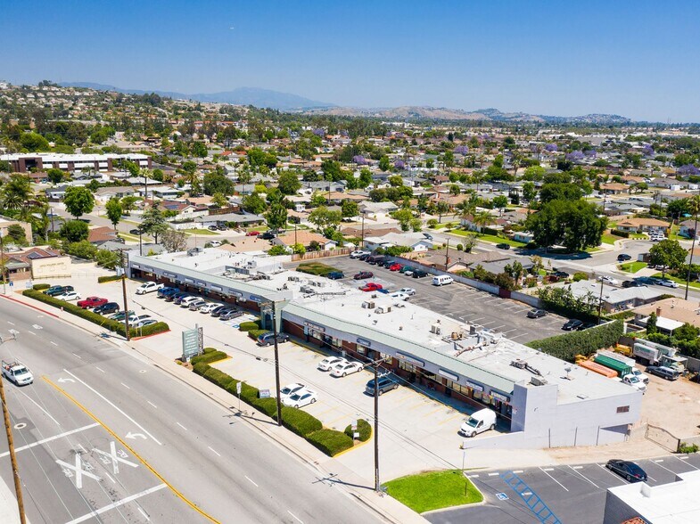 More Photos Of 806-846 E Lincoln Ave, Orange Unknown For Lease