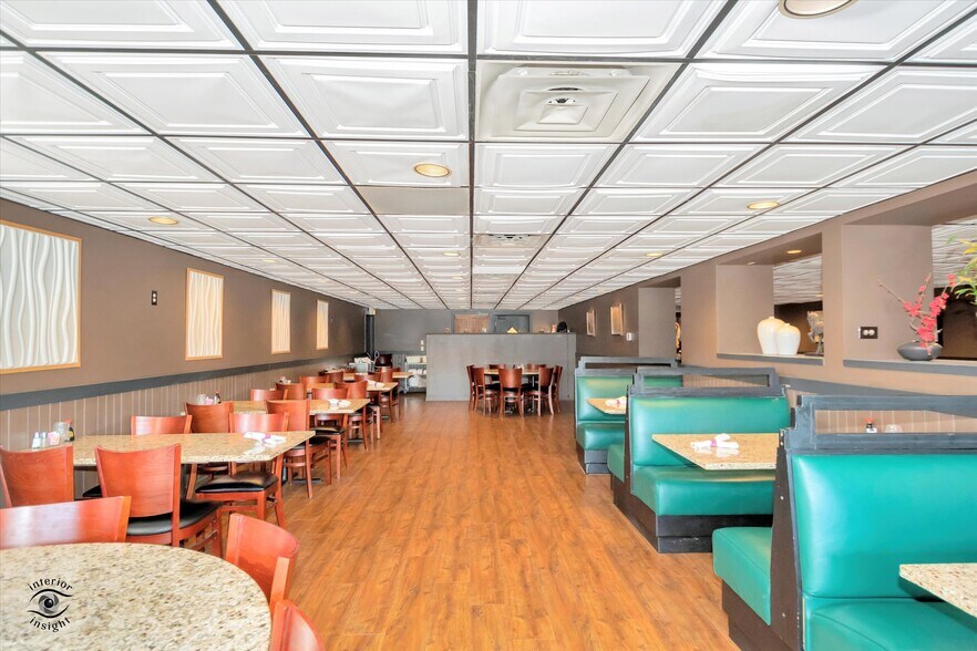 More Photos Of 1044 E 9th St, Lockport Restaurant For Sale