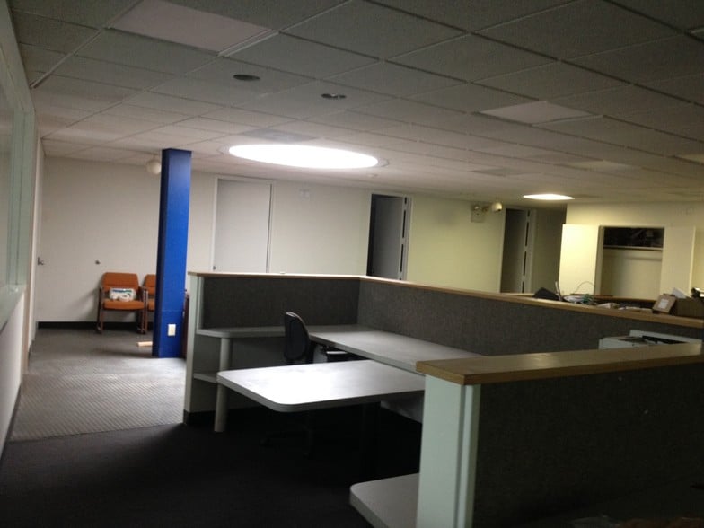 More Photos Of 140 Old Saw Mill River Rd, Hawthorne Research And Development For Sale