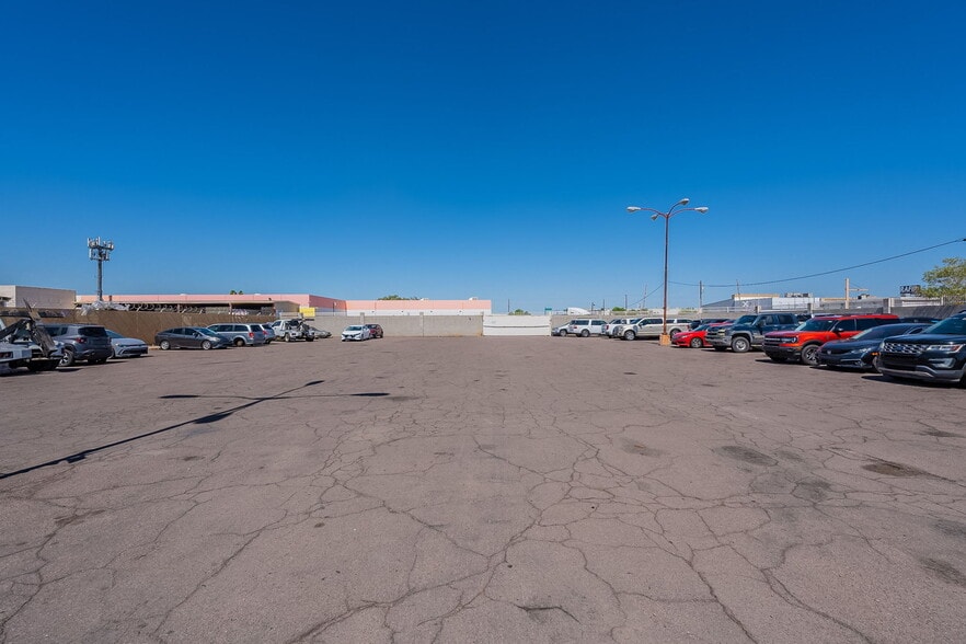 More Photos Of 4205 W Glenrosa Ave, Phoenix Warehouse For Lease