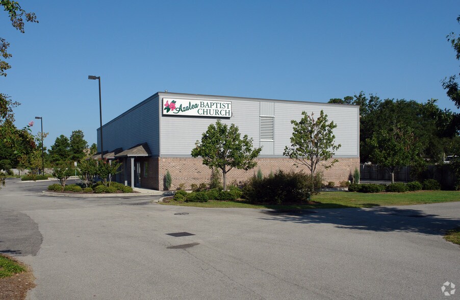 More Photos Of 5654 Carolina Beach Rd, Wilmington Showroom For Sale