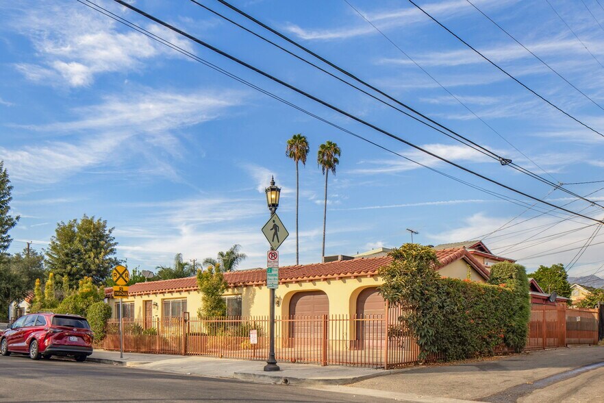 More Photos Of 121 N Avenue 59, Los Angeles Office Residential For Sale