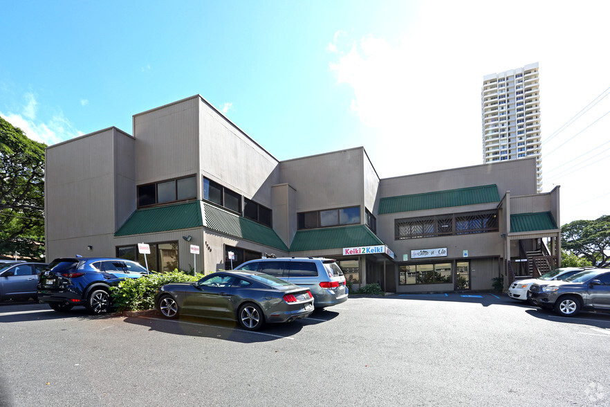 Primary Photo Of 2758 S King St, Honolulu Freestanding For Lease