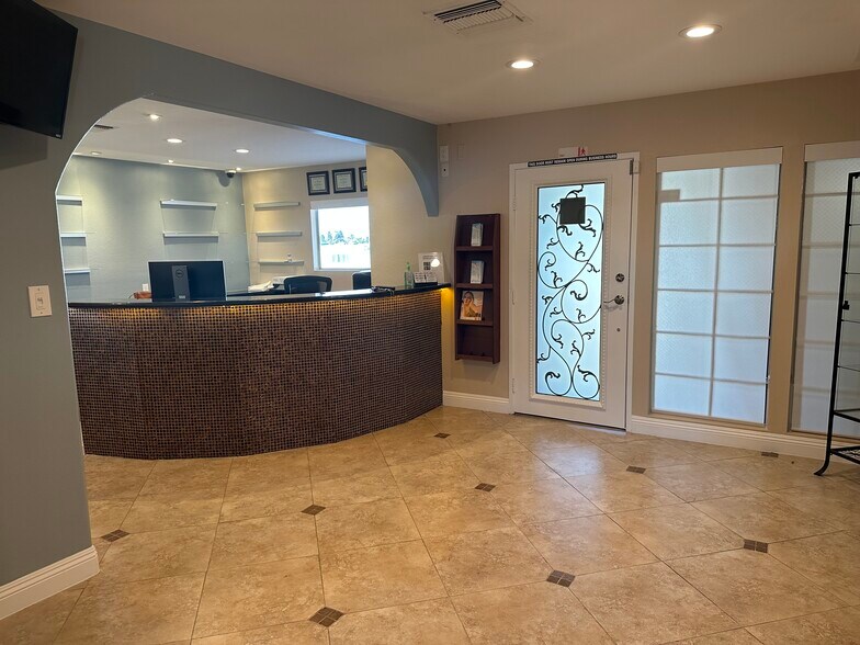 More Photos Of 8101 Newman Ave, Huntington Beach Medical For Lease