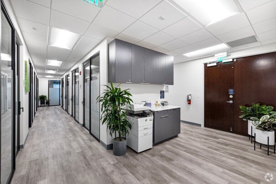 More Photos Of 3301 N University Dr, Coral Springs Coworking Space