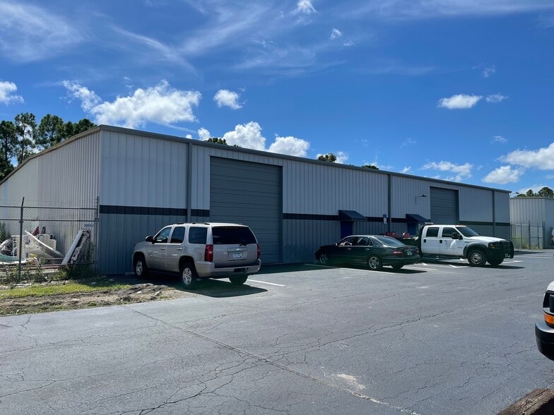 More Photos Of 8391 Littleton Rd, North Fort Myers Unknown For Lease