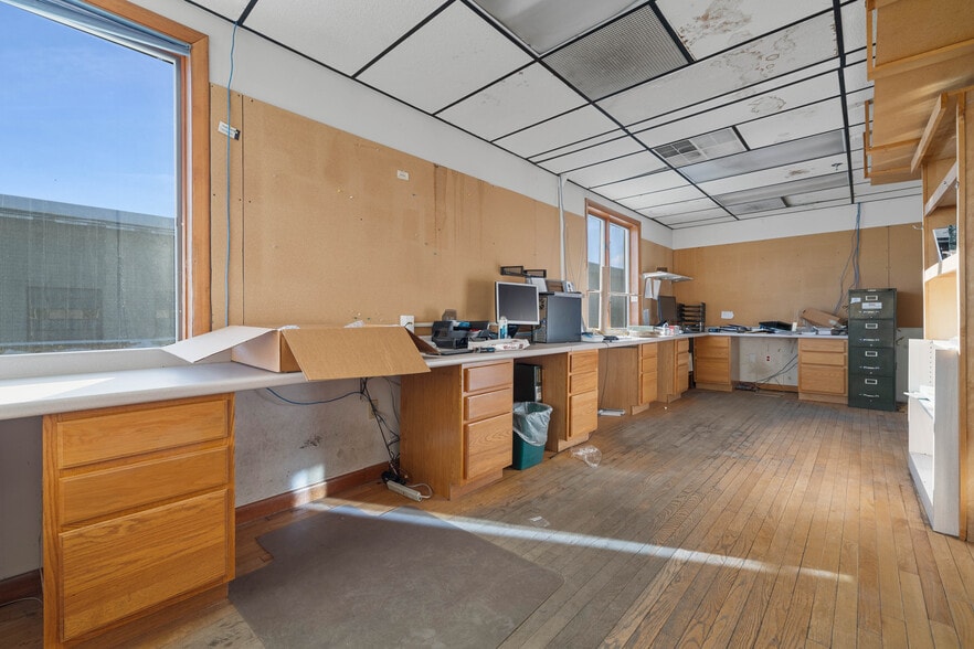 More Photos Of 45 Richards Grove Rd, Quaker Hill Service For Sale