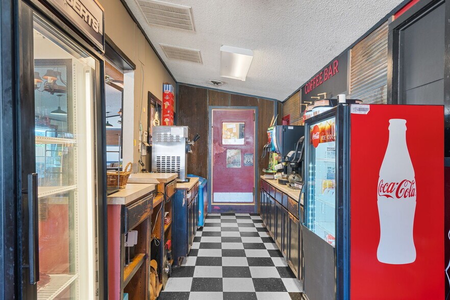 More Photos Of 7930 E State Highway 76, Kirbyville Specialty For Sale