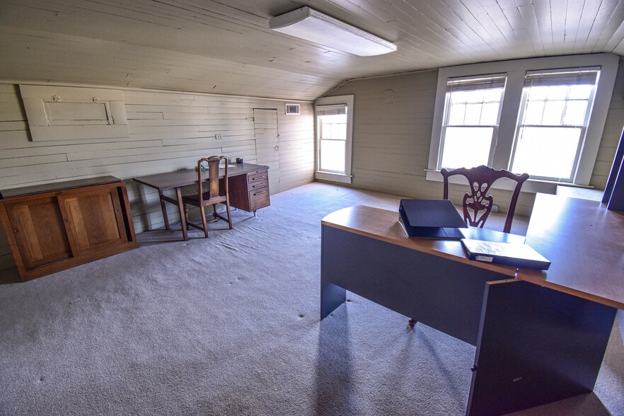 More Photos Of 2606 8th St, Tuscaloosa Office Residential For Sale