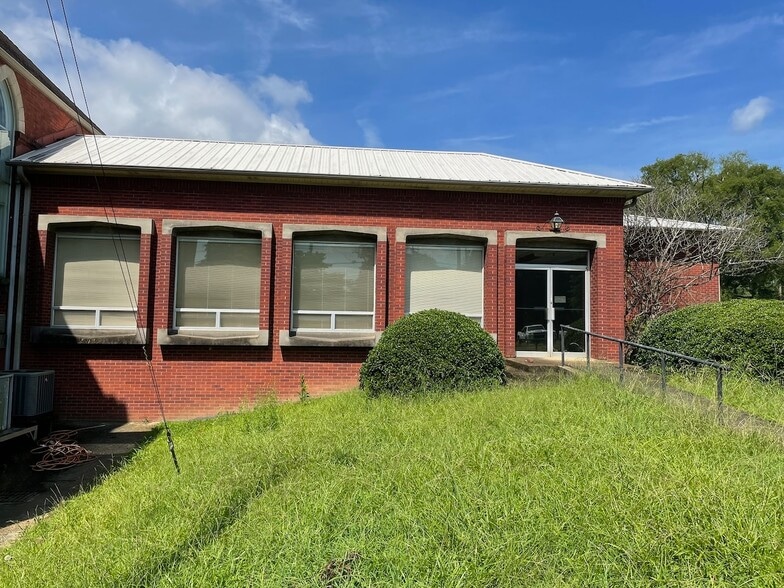 More Photos Of 400 East St N, Talladega Religious Facility For Sale
