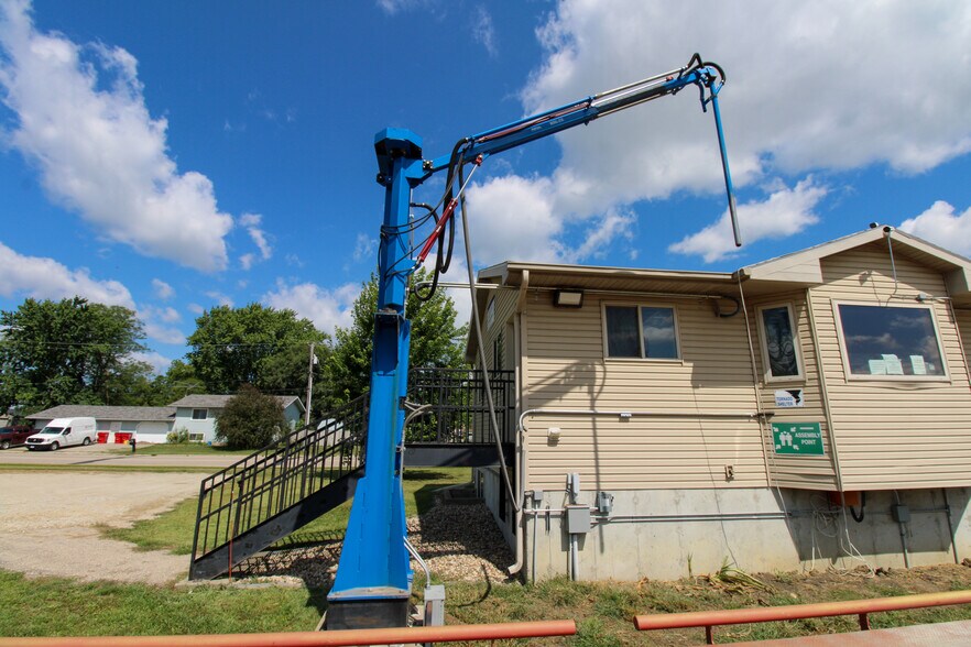 More Photos Of 107 8th Ave SW, Kasson Specialty For Sale