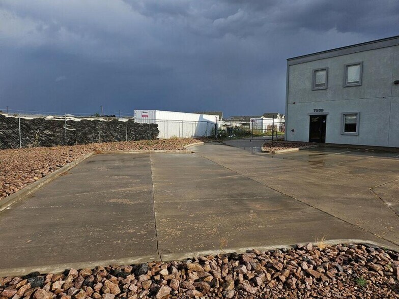 More Photos Of 7927-7939 Red Granite Loop, Colorado Springs Warehouse For Lease