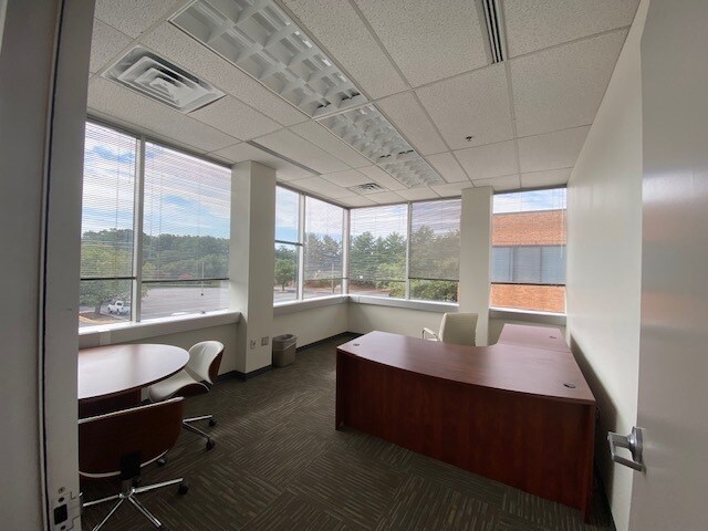 More Photos Of 910 Clopper Rd, Gaithersburg Research And Development For Lease