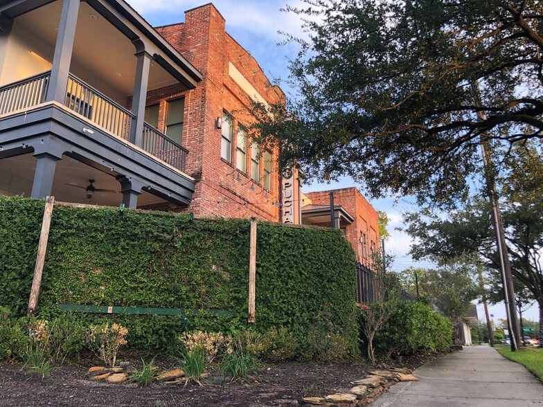 More Photos Of 1001 Studewood St, Houston Medical For Lease