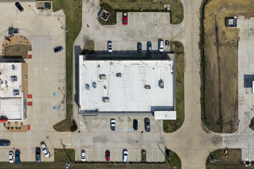 More Photos Of 19970 Eva St, Montgomery Freestanding For Lease