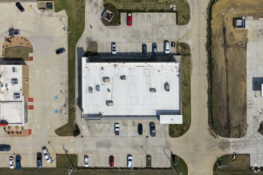 More Photos Of 19970 Eva St, Montgomery Freestanding For Lease