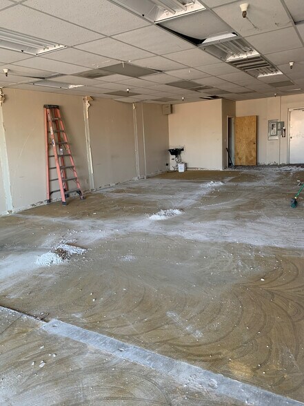 More Photos Of 1437 E Main St, Mesa Storefront For Lease