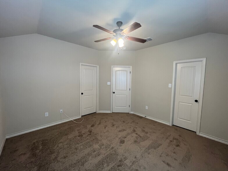 More Photos Of 7014 Donovan Way, San Antonio Apartments For Sale