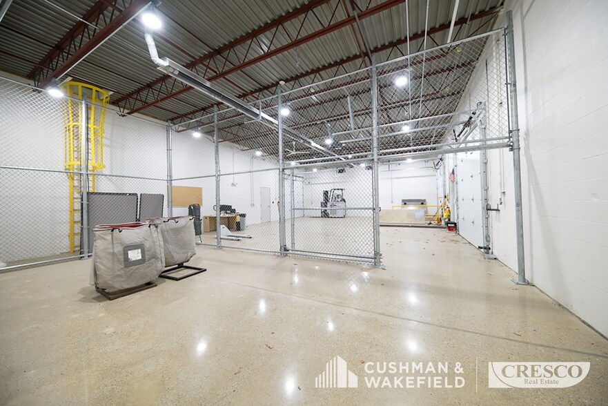 More Photos Of 947 W Waterloo Rd, Akron Warehouse For Sale