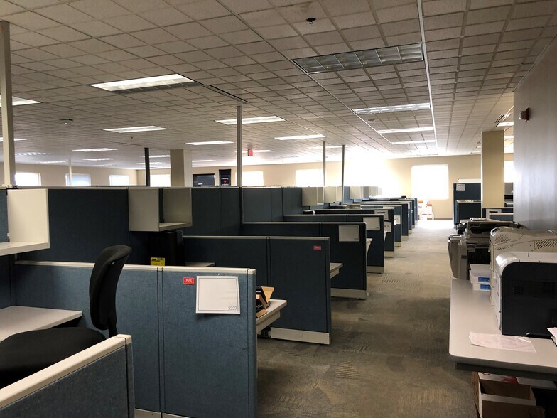 More Photos Of 19 Mollison Way, Lewiston Medical For Lease