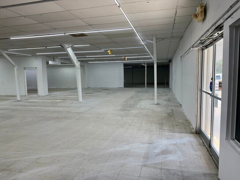 More Photos Of 1601 E Sample Rd, Pompano Beach Freestanding For Sale