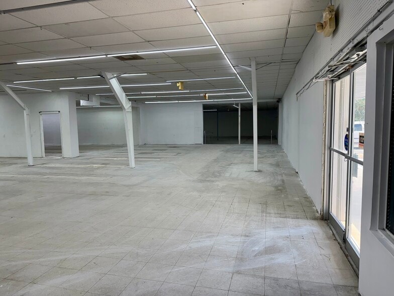 More Photos Of 1601 E Sample Rd, Pompano Beach Freestanding For Sale