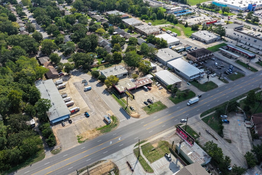 More Photos Of 2214 N Frazier St, Conroe Auto Repair For Sale