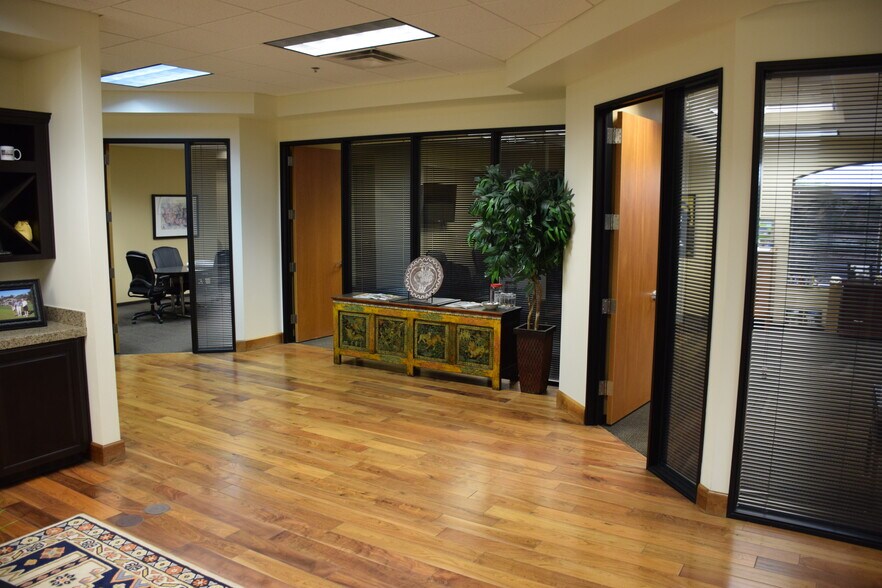 More Photos Of 8980 E Raintree Dr, Scottsdale Office For Lease