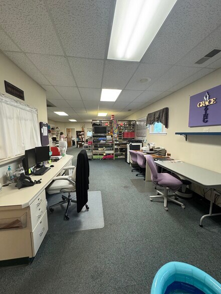 More Photos Of 71 Mack Walters Rd, Shelbyville Medical For Lease