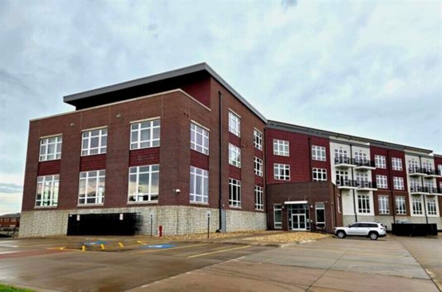 More Photos Of 120 Twin Steeples Cir NE, Dyersville General Retail For Lease