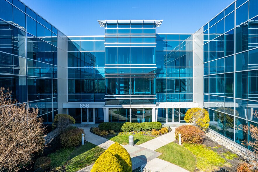 More Photos Of 656-676 E Swedesford Rd, Wayne Office For Lease