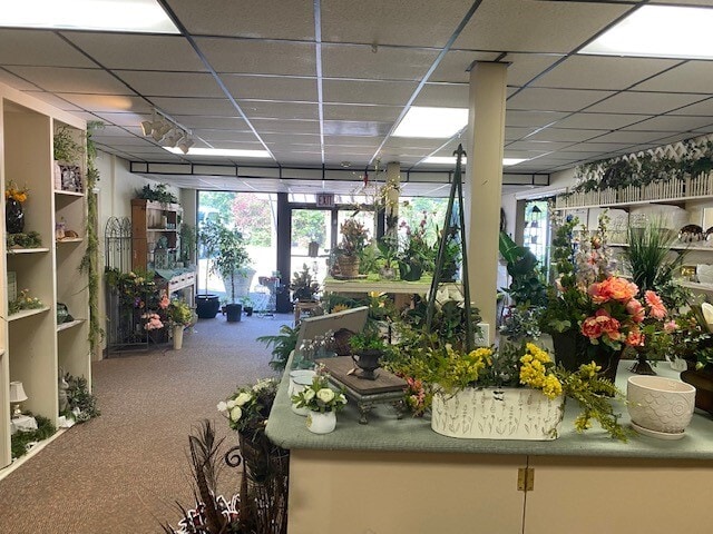 More Photos Of 102 Bishop St, Winston-Salem Freestanding For Sale