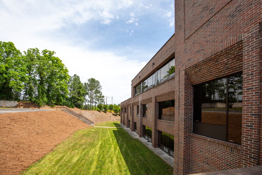More Photos Of 3500 Riverside Dr, Macon-Bibb Religious Facility For Sale