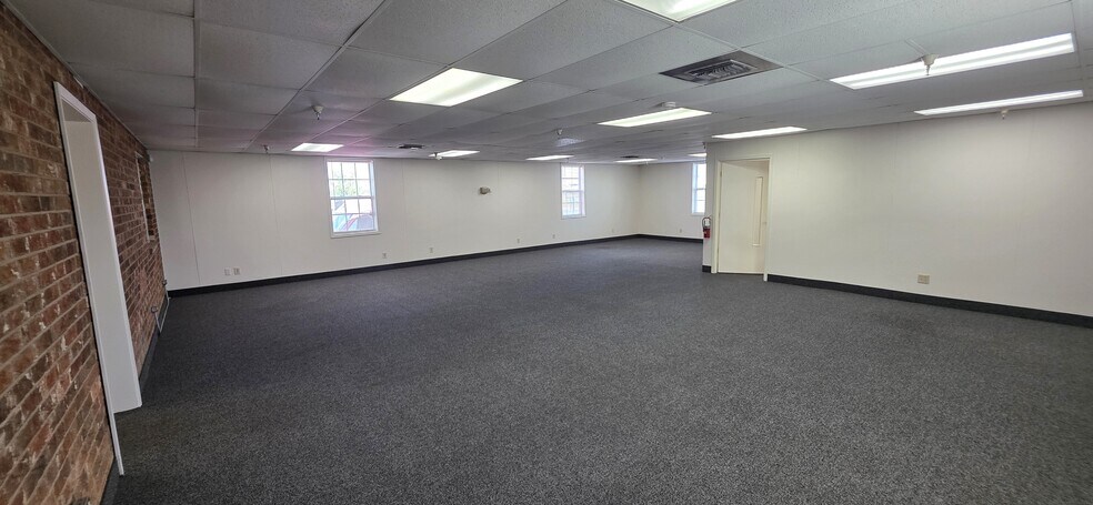 More Photos Of 4233 Janada St, Haltom City Warehouse For Lease
