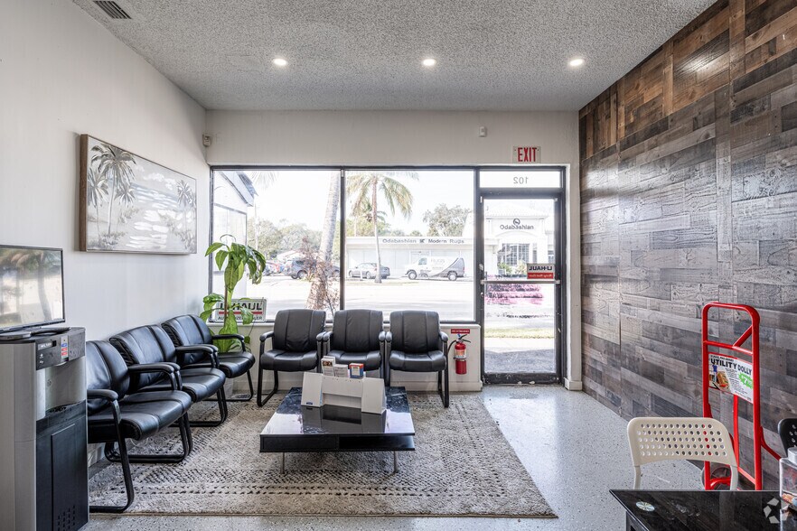 More Photos Of 249 S Federal Hwy, Dania Storefront Retail Office For Sale