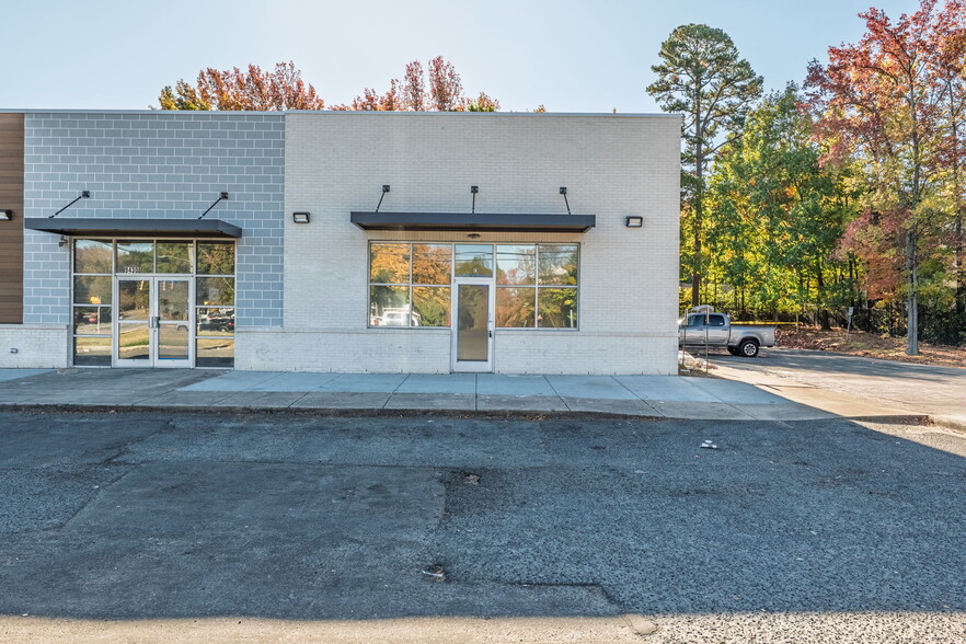More Photos Of 9430 University City Blvd, Charlotte Freestanding For Lease