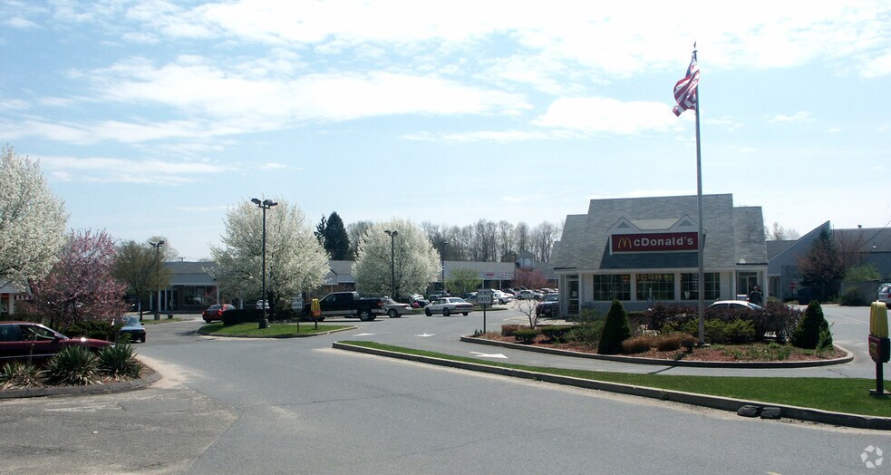 More Photos Of 280 Branford Rd, North Branford Unknown For Lease