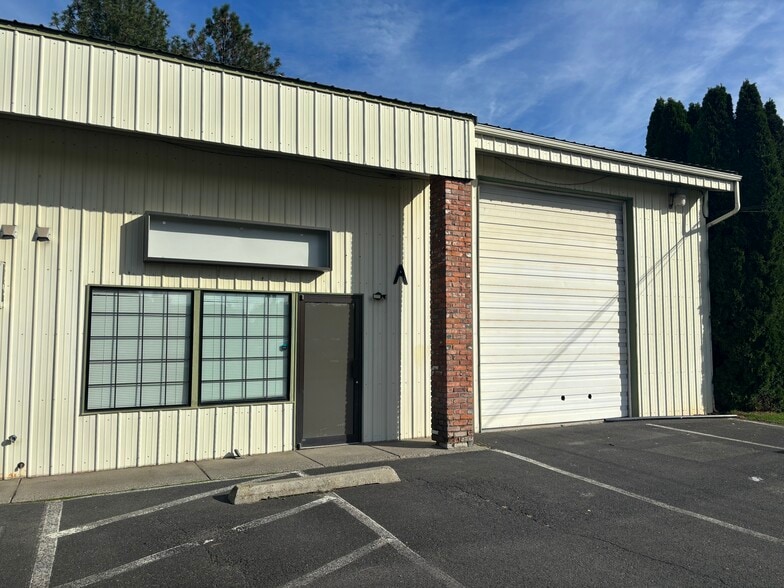 More Photos Of 7826 N Market St, Spokane Warehouse For Lease
