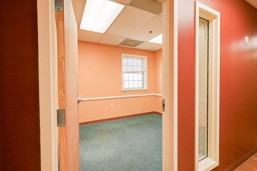 More Photos Of 604 Solarex Ct, Frederick Medical For Lease