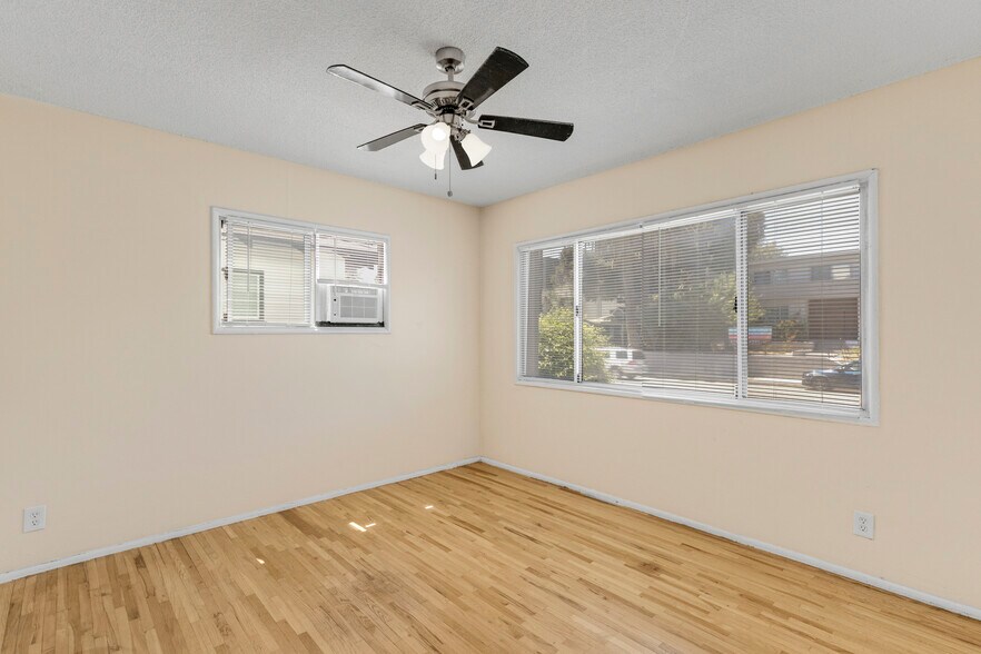 More Photos Of 4956-4960 Kester Ave, Sherman Oaks Apartments For Sale
