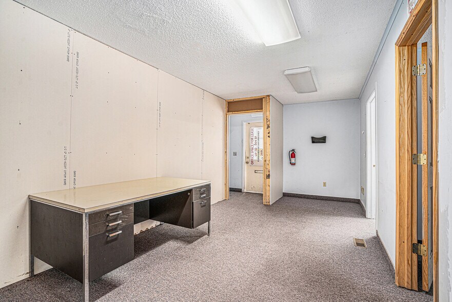 More Photos Of 1707 Miller Rd, Kalamazoo Office Residential For Sale