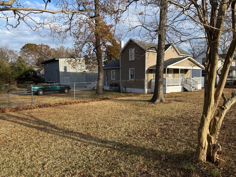 More Photos Of 2113 Wrightsville Ave, Wilmington Flex For Sale