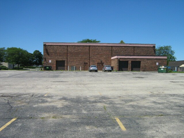 More Photos Of 405 S Washington Blvd, Mundelein Office For Sale