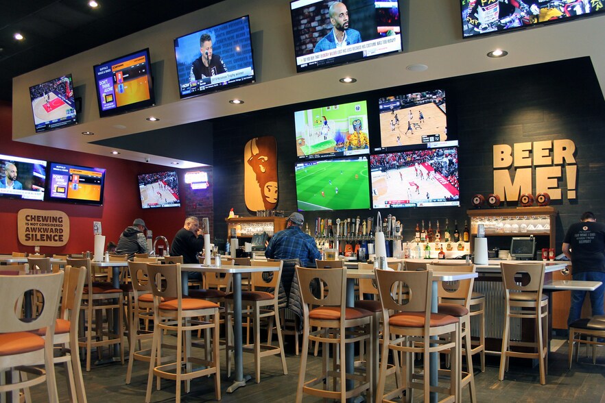 More Photos Of 3845 Village Dr, Lincoln Restaurant For Lease