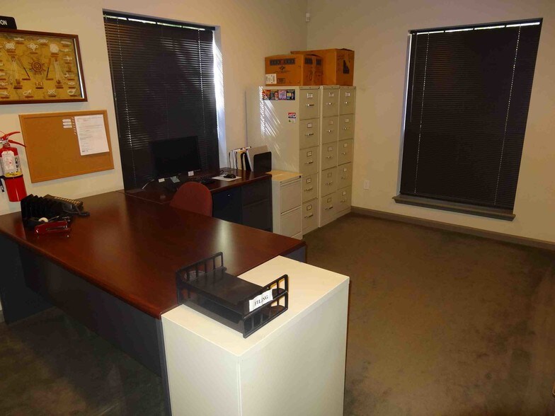 More Photos Of 3565 Cardinal Point Dr, Jacksonville Office For Lease
