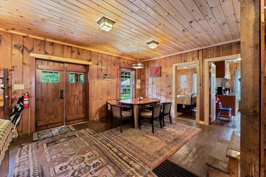 More Photos Of 746 Howe Rd, Lake Luzerne Hotel For Sale