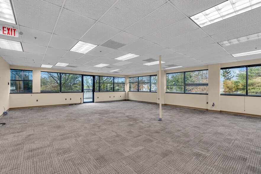 More Photos Of 1433 Hooper Ave, Toms River Office For Lease